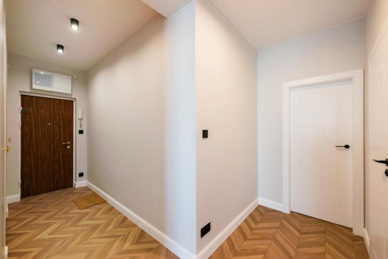 Remarkable City Centre Apartment วอร์ซอ ภายนอก รูปภาพ